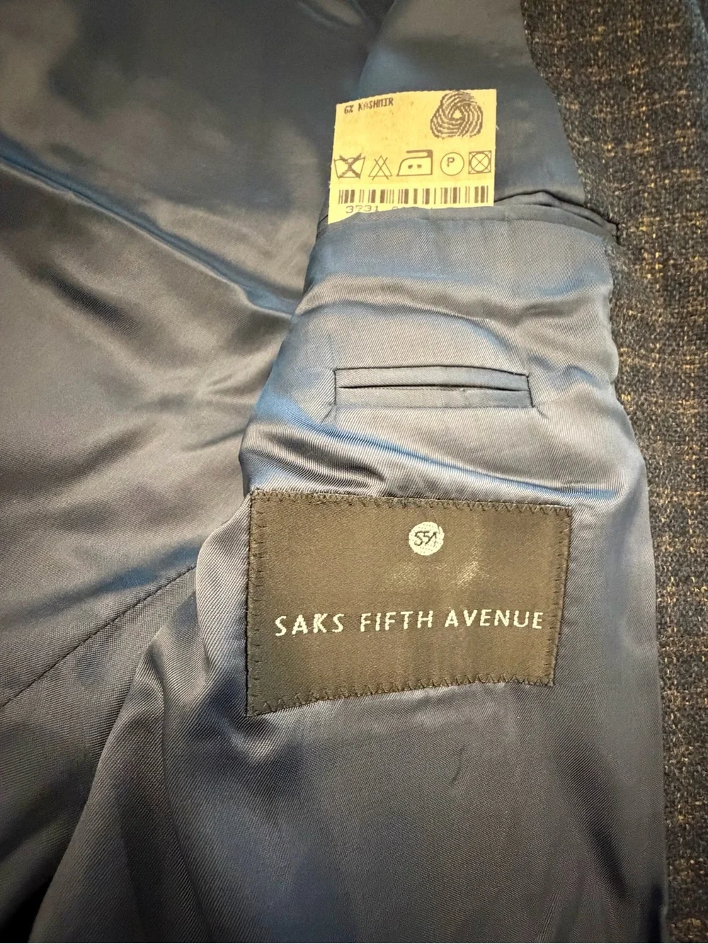 Vintage Hugo Boss Classic Blazer 94% Pure Virgin Wool 40R Blue Check Saks 5th Av